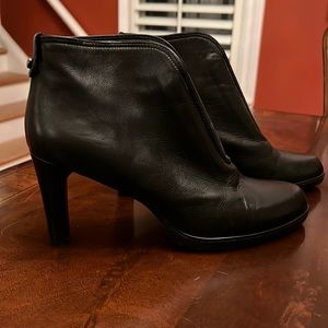 Stuart Weizmann Leather Booties / Ankle Boots- Made In Spain- LIKE NEW